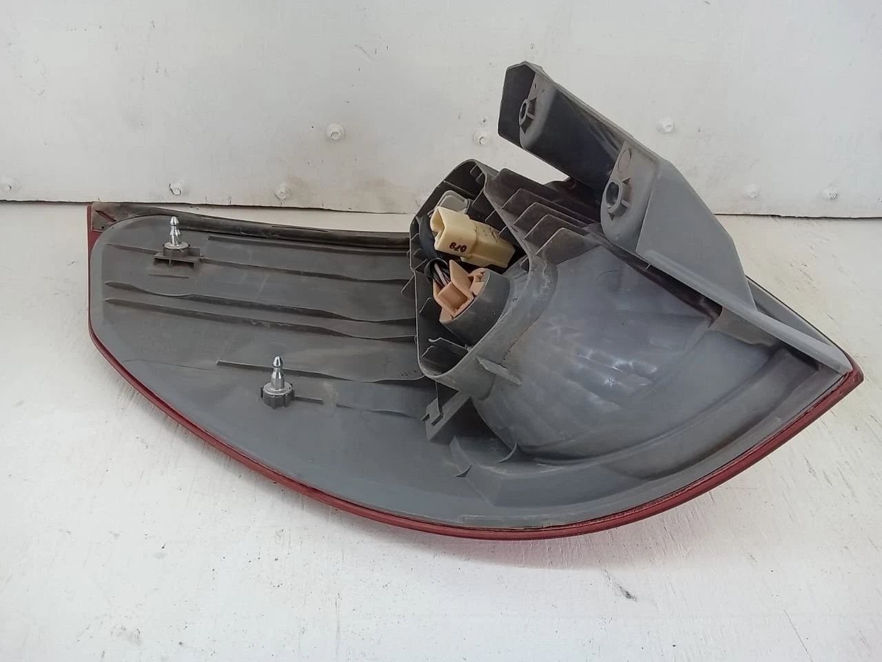 2006-2010 TOYOTA SIENNA TAIL LIGHT REAR LAMP RIGHT PASSENGER SIDE 81550AE020