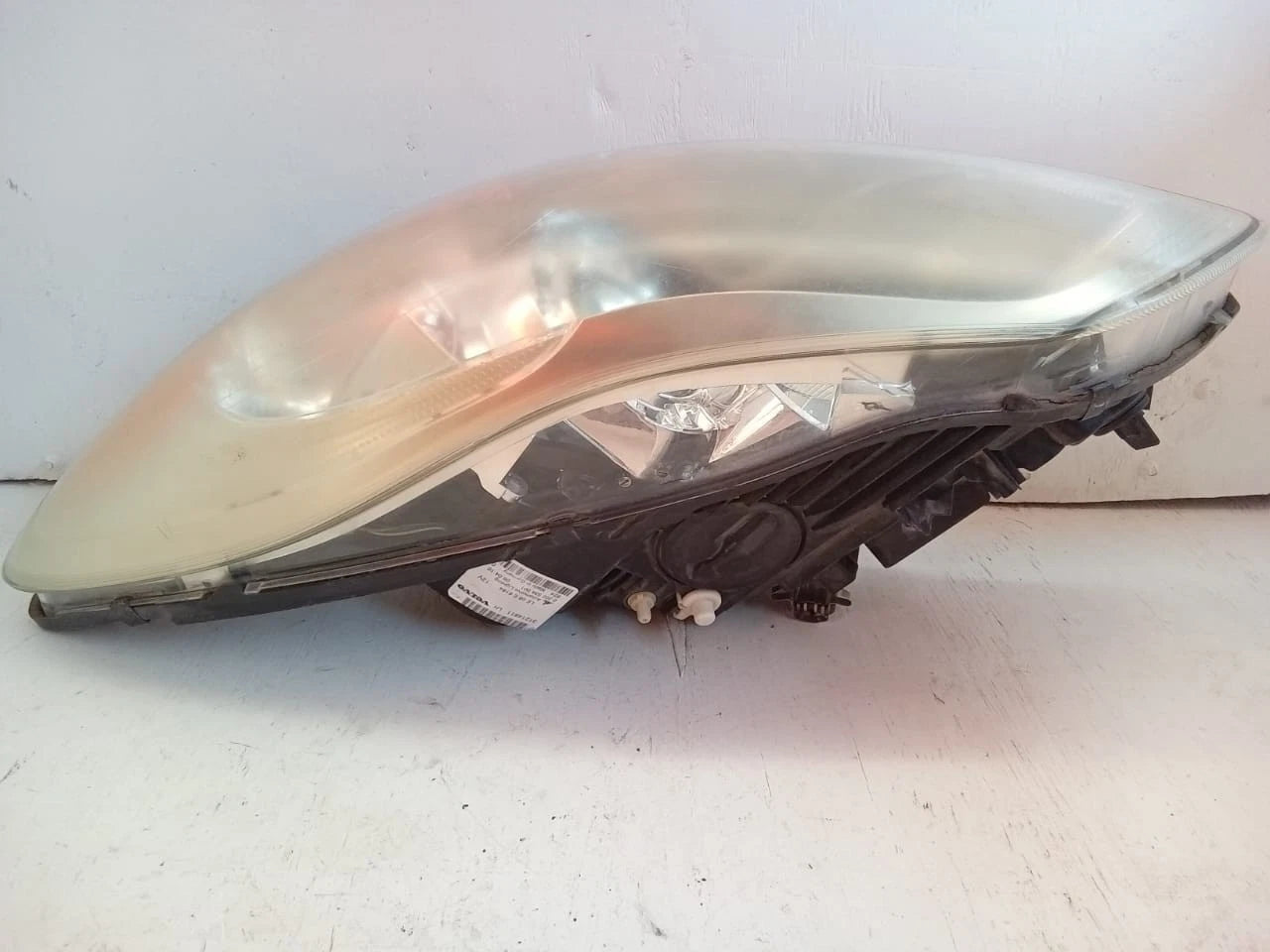 2011 - 2013 VOLVO C30 T5 HEADLIGHT HEADLAMP LEFT DRIVER SIDE - LE08F6184 31214812