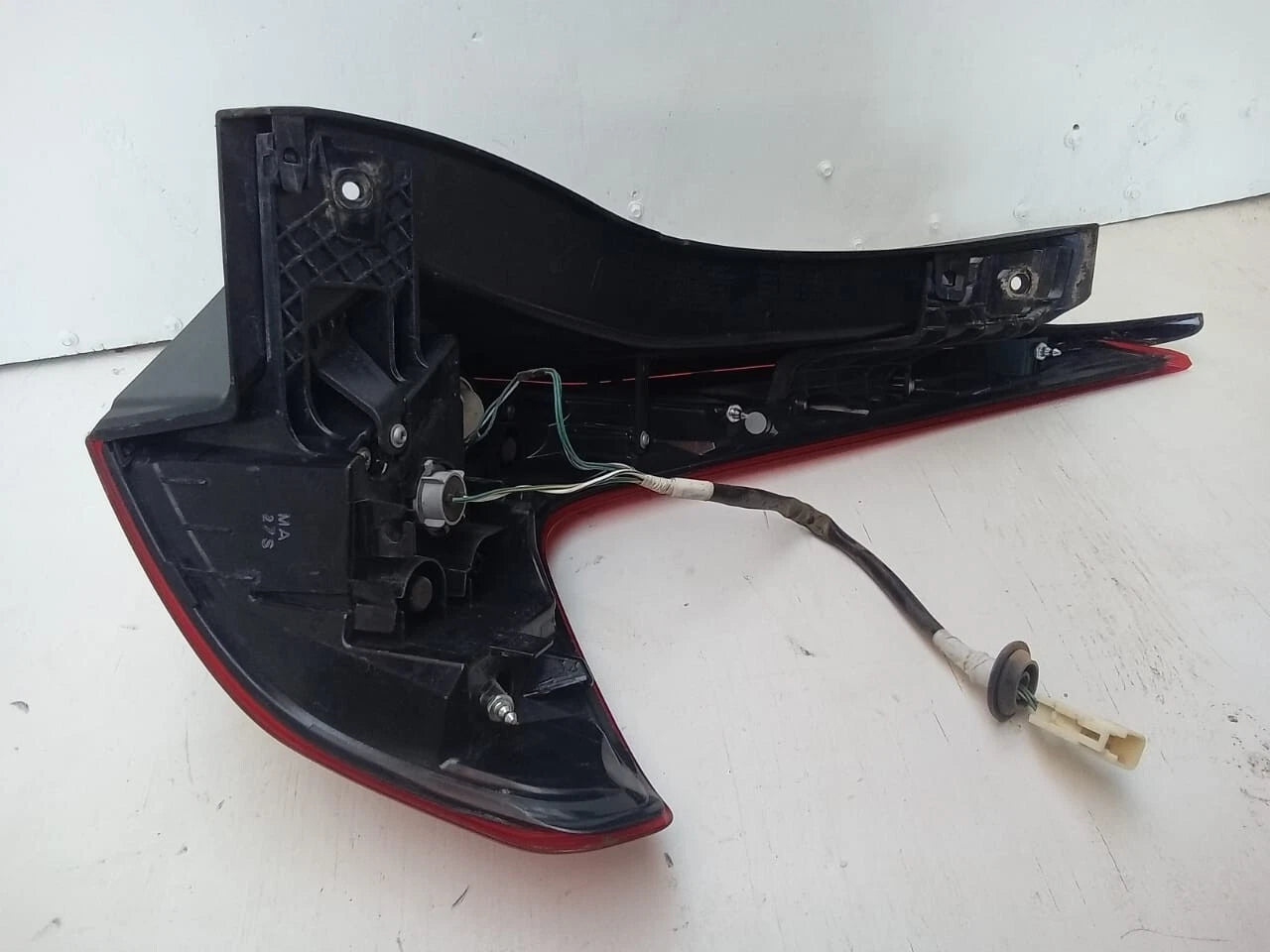 2018-2020 MITSUBISHI ECLIPSE CROSS TAIL LIGHT REAR LAMP LEFT DRIVER SIDE 8330B014