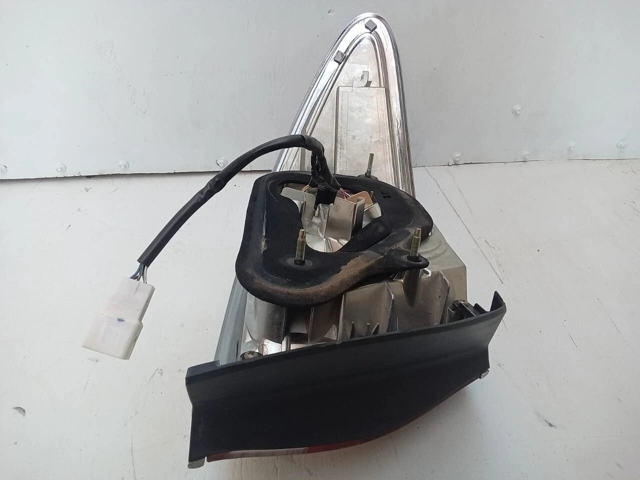 2004-2006 LEXUS ES330 ES 330 TAIL LIGHT REAR LAMP RIGHT PASSENGER SIDE 8155133430