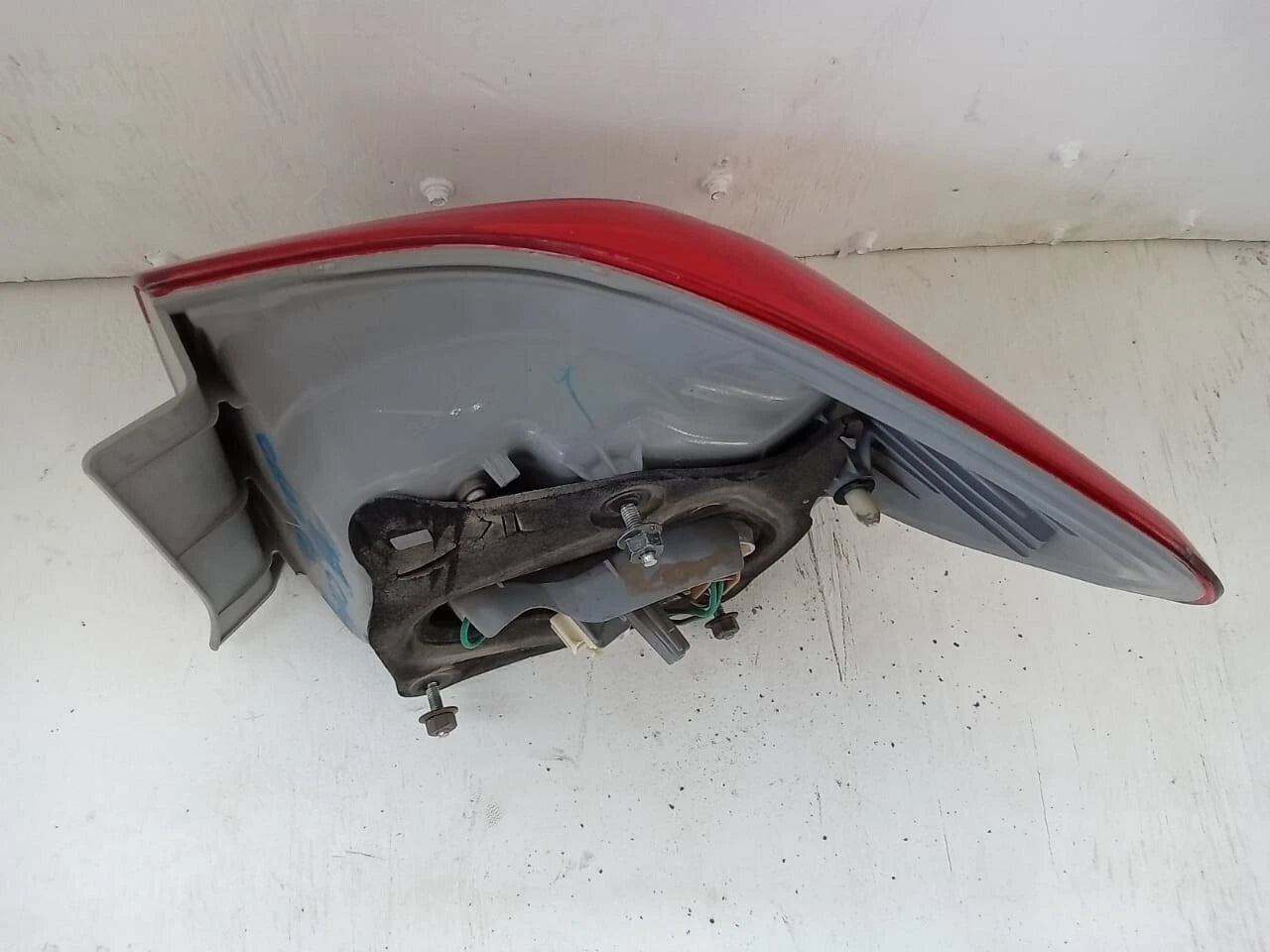 2011-2013 TOYOTA COROLLA TAIL LIGHT REAR LAMP LEFT DRIVER SIDE - SAE AIP2ST 09