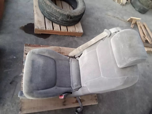 TOYOTA SIENNA REAR SECOND 2ND ROW MIDDLE JUMP SEAT