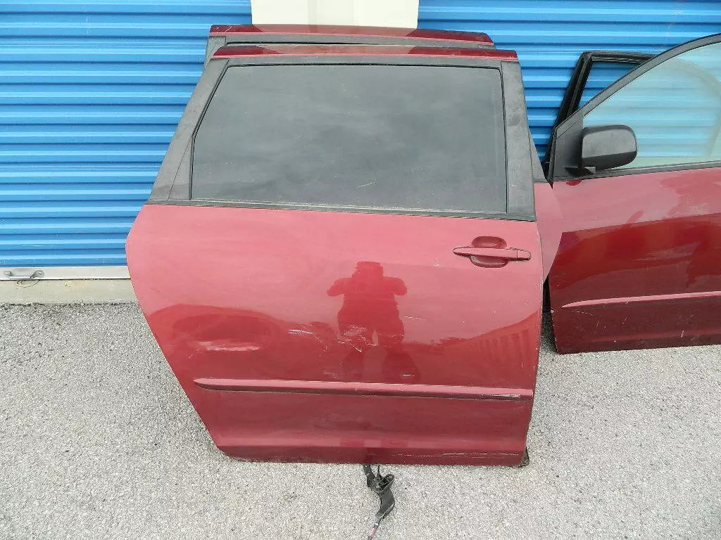 TOYOTA SIENNA RIGHT REAR SIDE PASSENGER DOOR