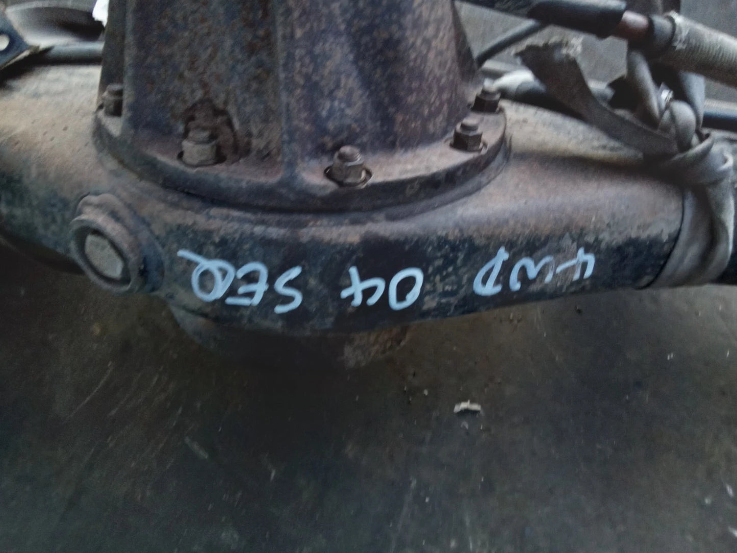 01 02 03 04 TOYOTA SEQUOIA REAR END DIFFERENTIAL AXLE CARRIER A/TM A01A 4WD 4X4