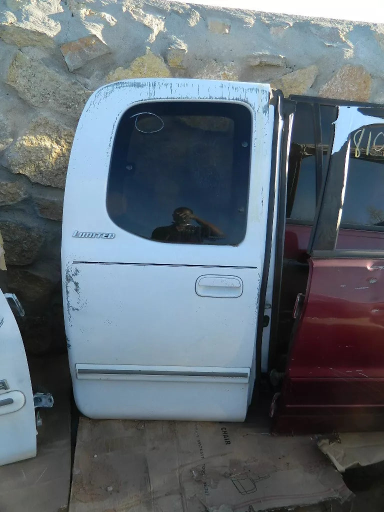 TOYOTA TUNDRA ACC CAB REAR PASSENGER DOOR- DAMAGED