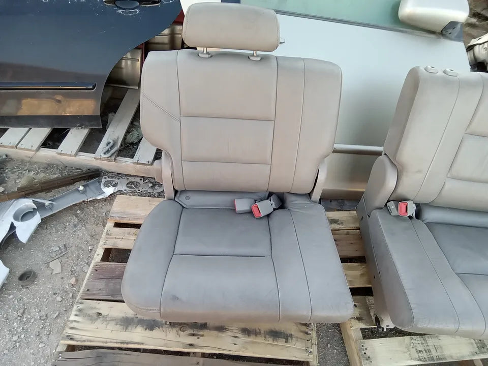 01 02 03 04 05 06 07 TOYOTA SEQUOIA REAR RIGHT PASSENGER SEAT (3RD ROW RIGHT)