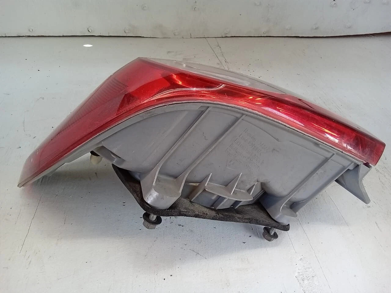2011-2013 TOYOTA COROLLA TAIL LIGHT REAR LAMP LEFT DRIVER SIDE - SAE AIP2ST 09