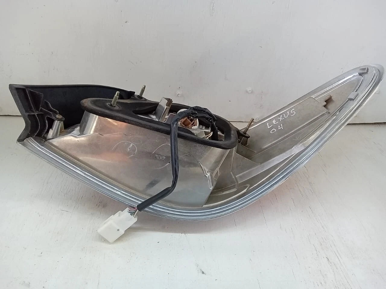 2004-2006 LEXUS ES330 ES 330 TAIL LIGHT REAR LAMP LEFT DRIVER SIDE 8155133430