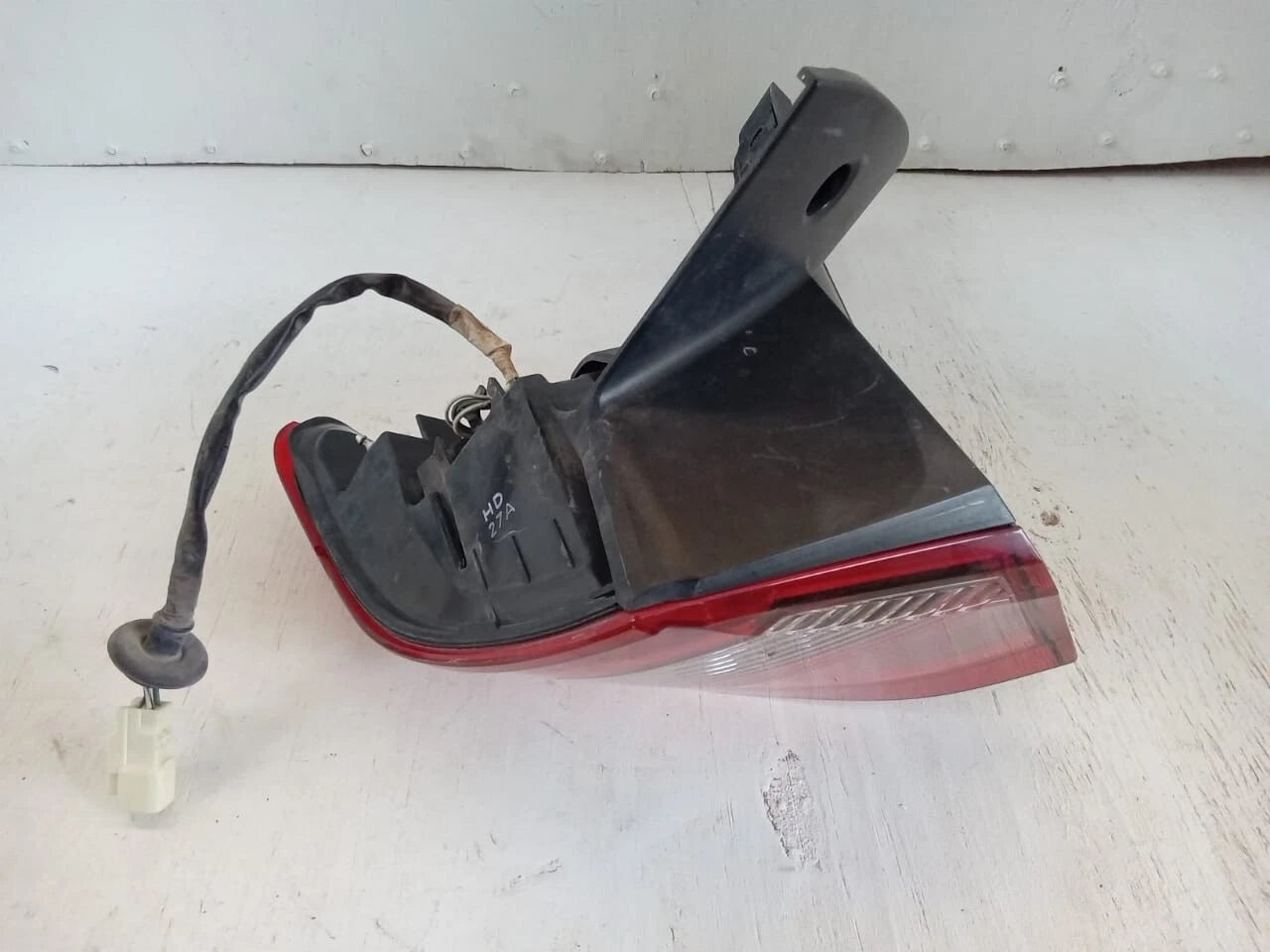2018-2020 MITSUBISHI ECLIPSE CROSS TAIL LIGHT REAR LAMP RIGHT PASSENGER SIDE 8330B014