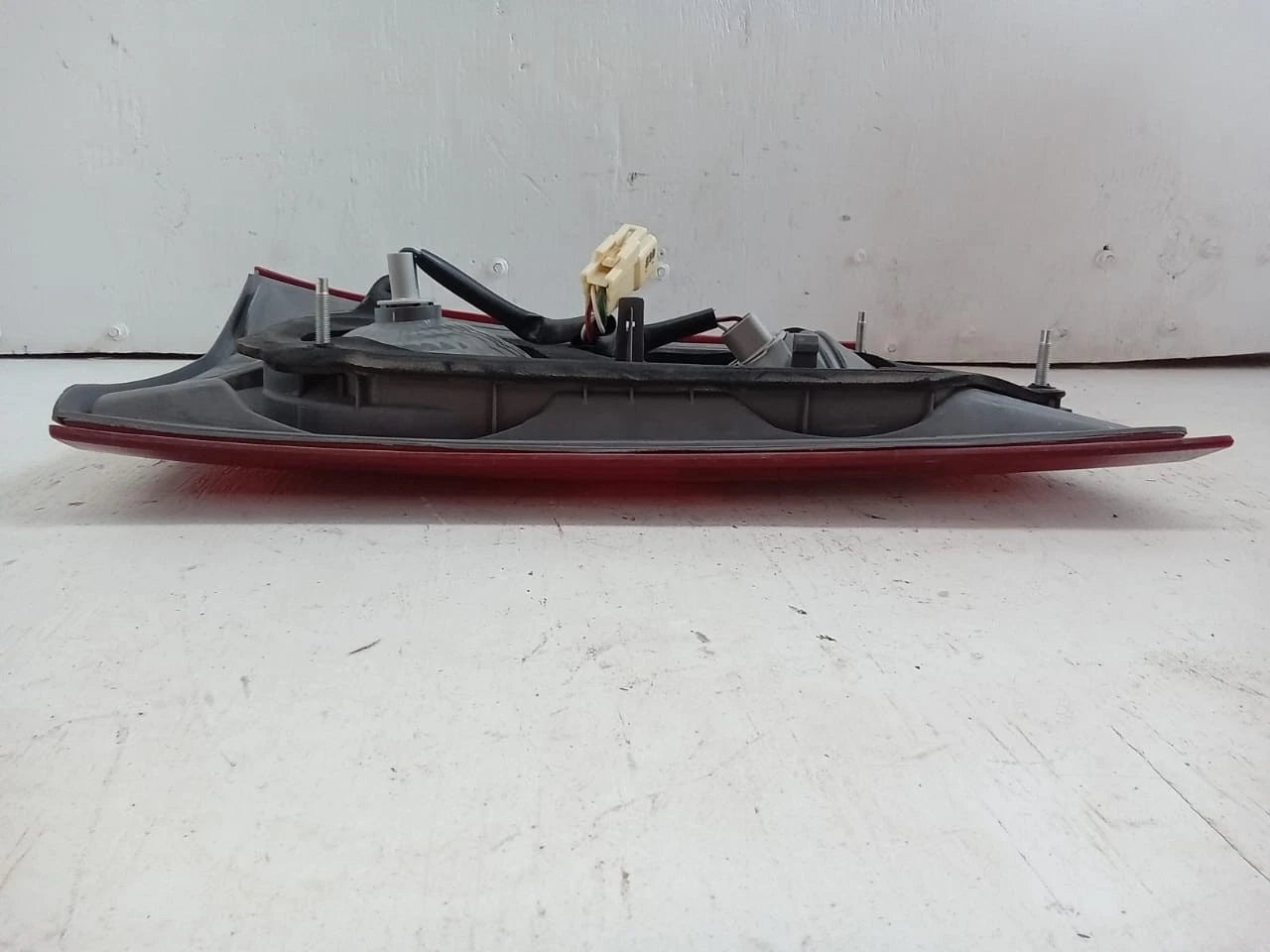 2006-2010 TOYOTA SIENNA LID TAIL LIGHT REAR LAMP RIGHT PASSENGER SIDE 81680AE020