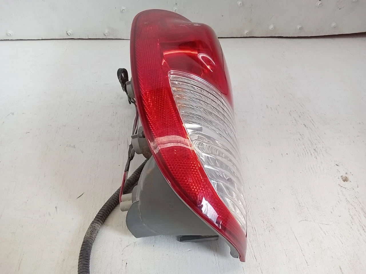 2005-2006 TOYOTA TUNDRA TAIL LIGHT REAR LAMP RIGHT PASSENGER SIDE ACCESS CAB 815500C060