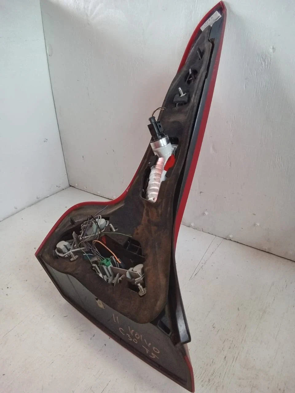2007-2013 Volvo C30 T5 rear right taillight assembly with black housing and red lens