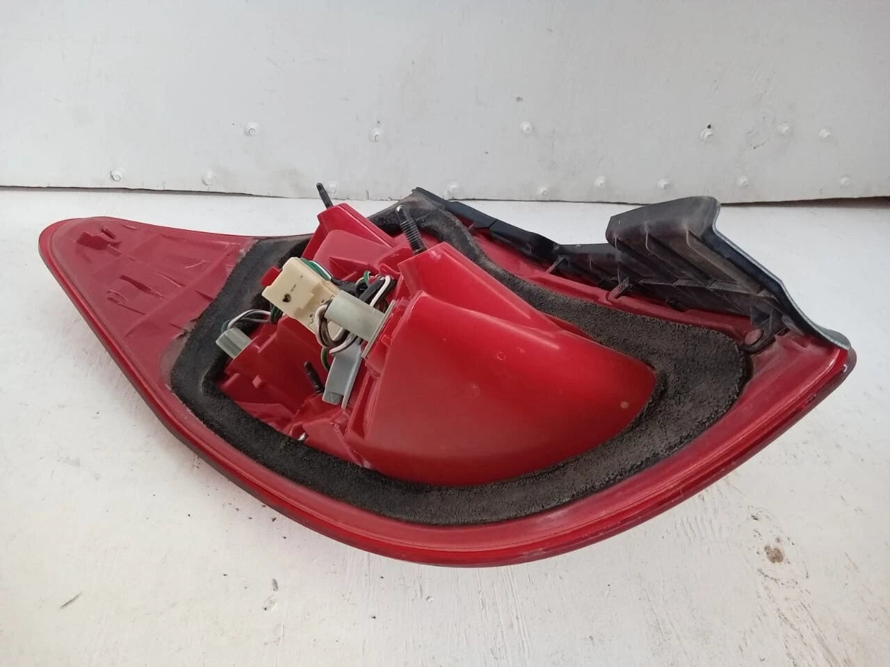 2006-2008 TOYOTA RAV4 TAIL LIGHT REAR LAMP RIGHT PASSENGER SIDE 81561-42100