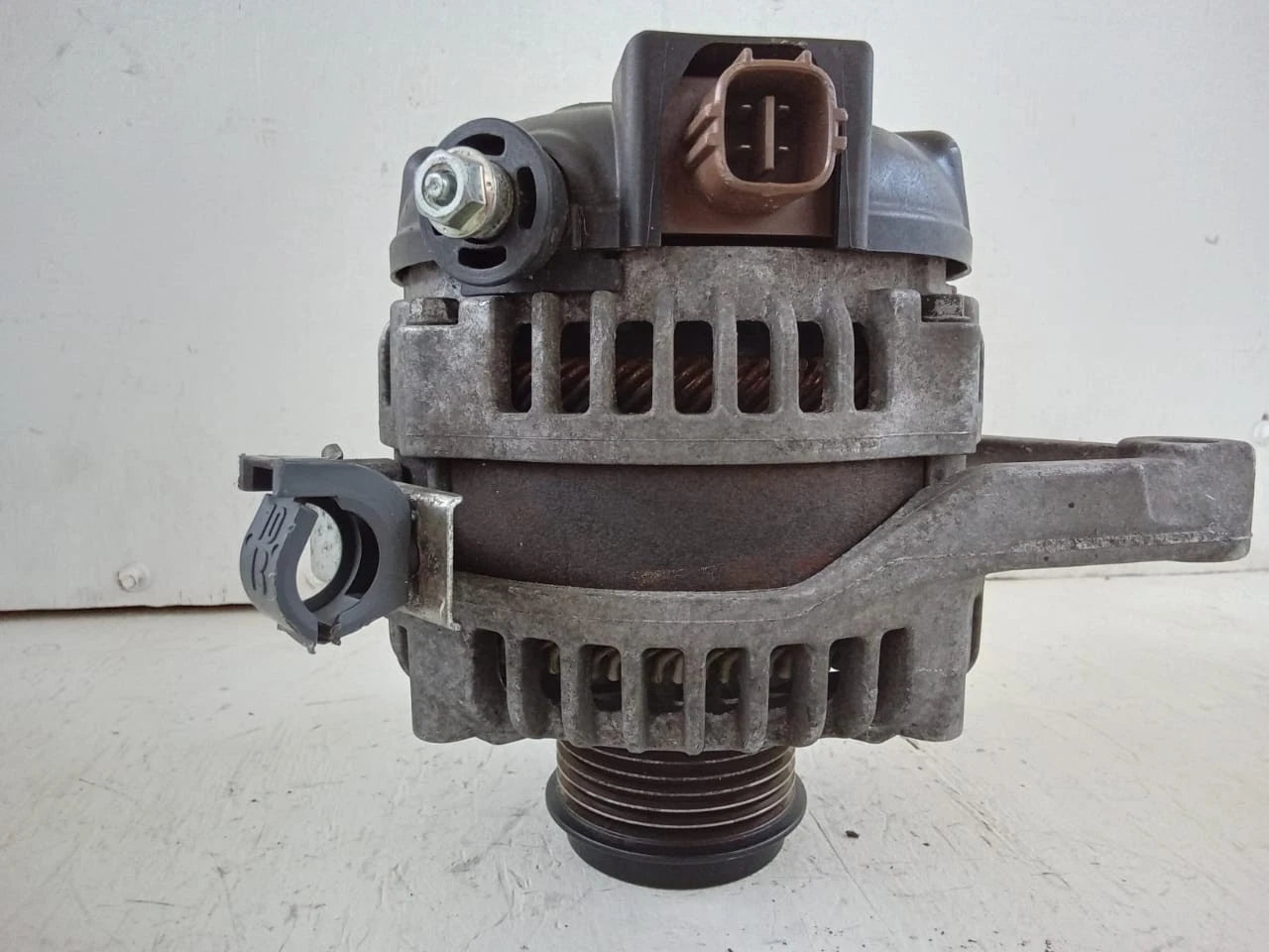 2009-2013 TOYOTA HIGHLANDER 2.7L ALTERNATOR GENERATOR 27060-0V020 | TN1042102352