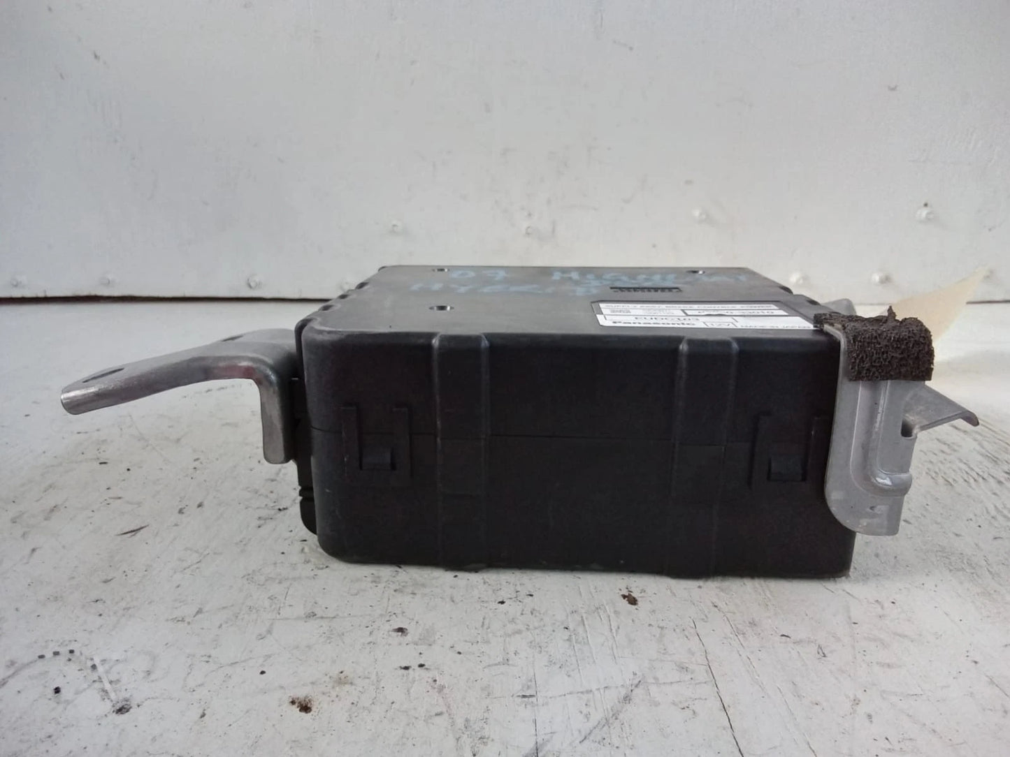 2006-2013 TOYOTA HIGHLANDER CAMRY BRAKE CONTROL POWER SUPPLY MODULE 89680-33010