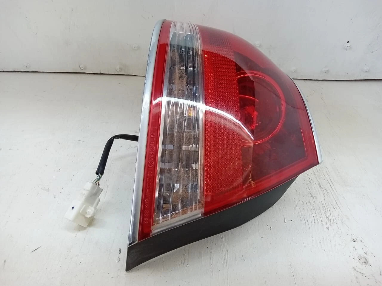 2004-2006 LEXUS ES330 ES 330 TAIL LIGHT REAR LAMP LEFT DRIVER SIDE 8155133430