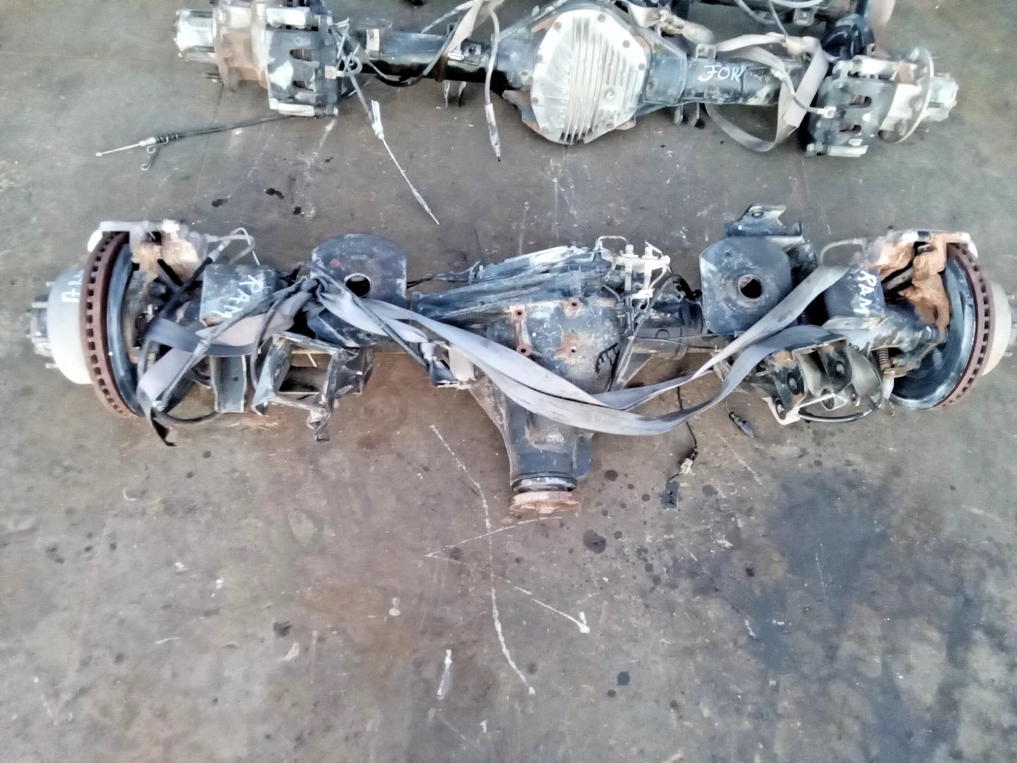 2014-2018 DODGE RAM 2500 REAR END DIFFERENTIAL AXLE CARRIER 4X4 5146385AL
