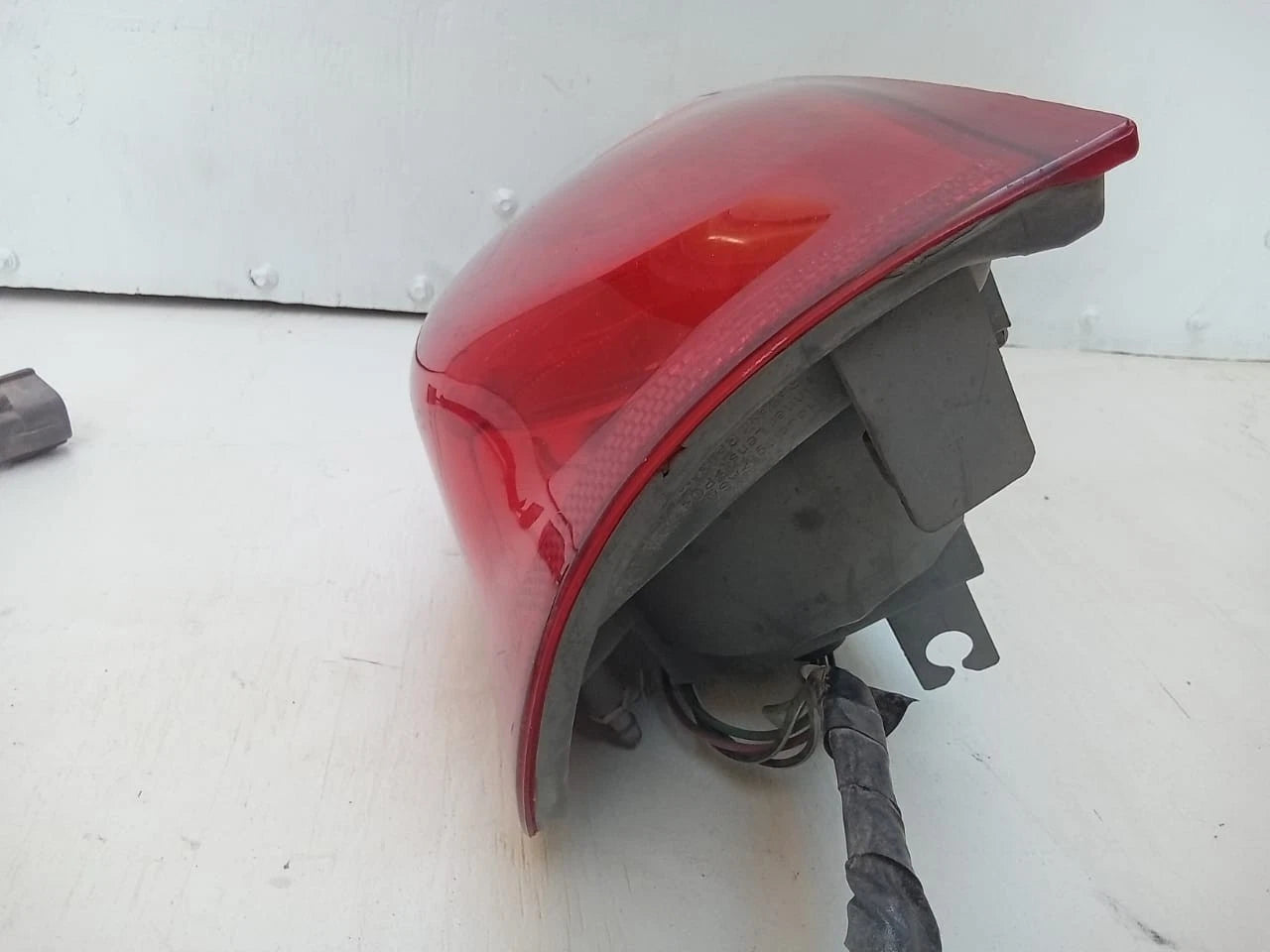 2005-2006 TOYOTA TUNDRA TAIL LIGHT REAR LAMP LEFT DRIVER SIDE ACCESS CAB TY809B000R