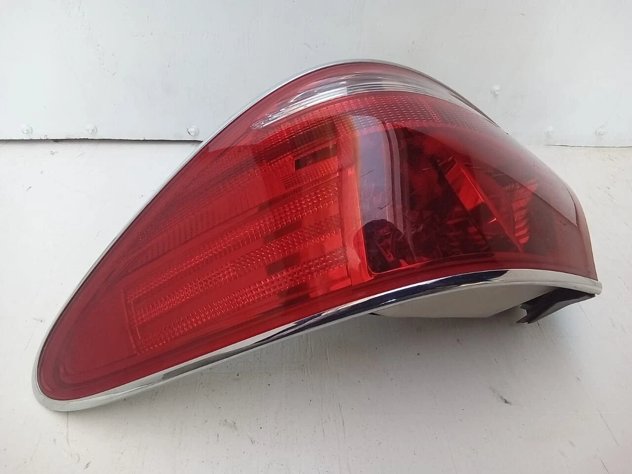 2004-2006 LEXUS ES330 ES 330 TAIL LIGHT REAR LAMP RIGHT PASSENGER SIDE 8155133430