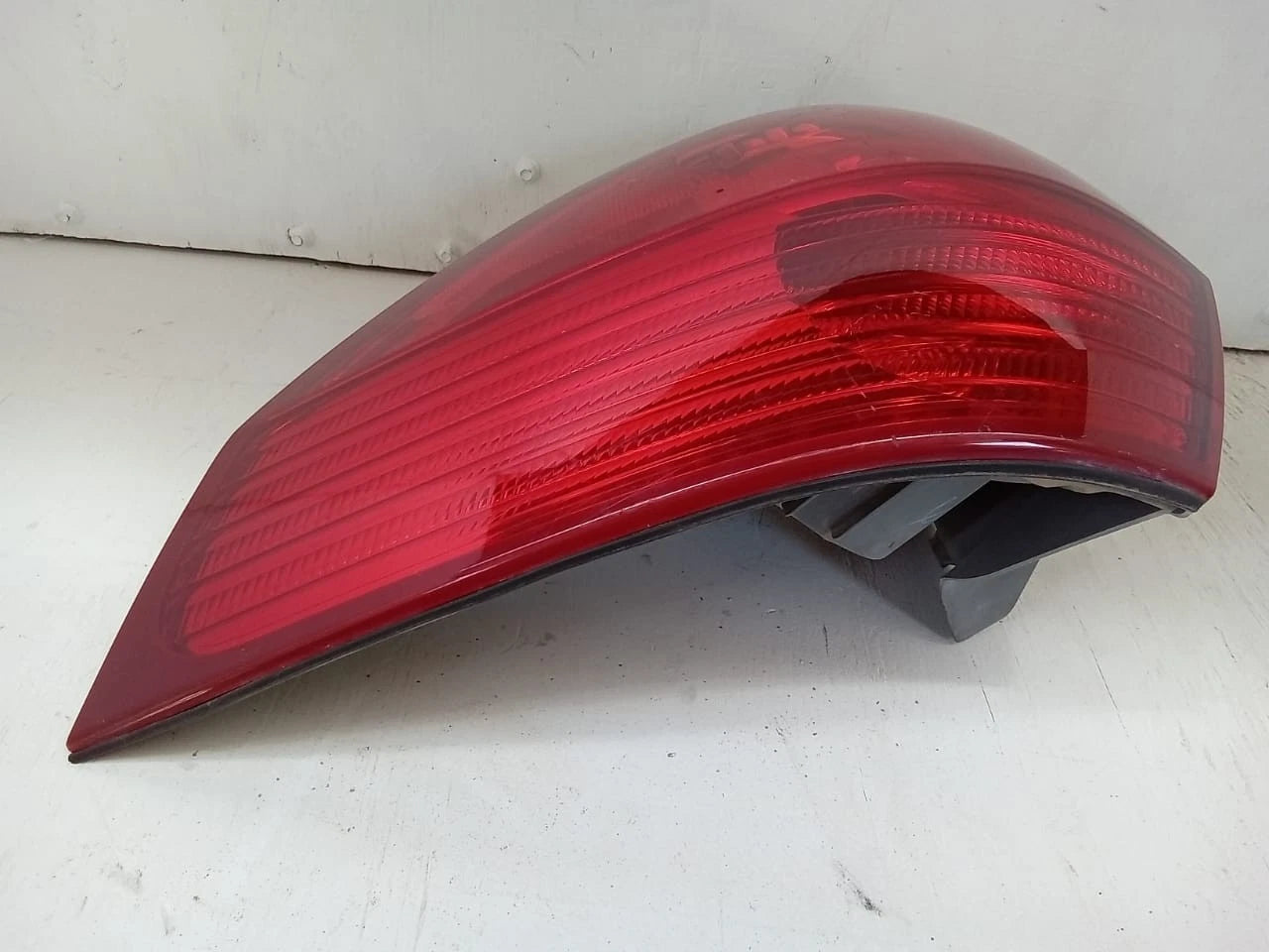 2006-2010 TOYOTA SIENNA TAIL LIGHT REAR LAMP RIGHT PASSENGER SIDE 81550AE020