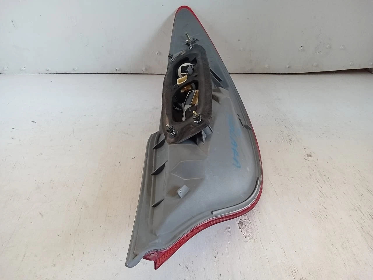 2004-2006 TOYOTA SOLARA TAIL LIGHT REAR LAMP LEFT DRIVER SIDE 06-67L, 0667L, AIP2RST