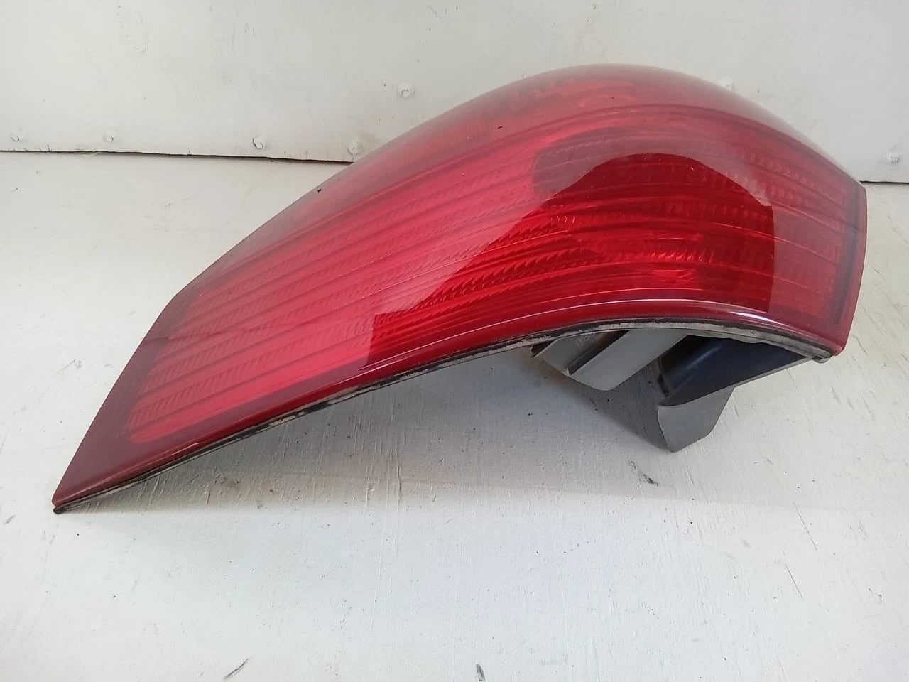 2006-2010 TOYOTA SIENNA TAIL LIGHT REAR LAMP RIGHT PASSENGER SIDE 81550AE020