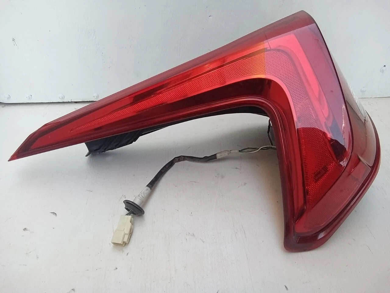 2018-2020 MITSUBISHI ECLIPSE CROSS TAIL LIGHT REAR LAMP LEFT DRIVER SIDE 8330B014