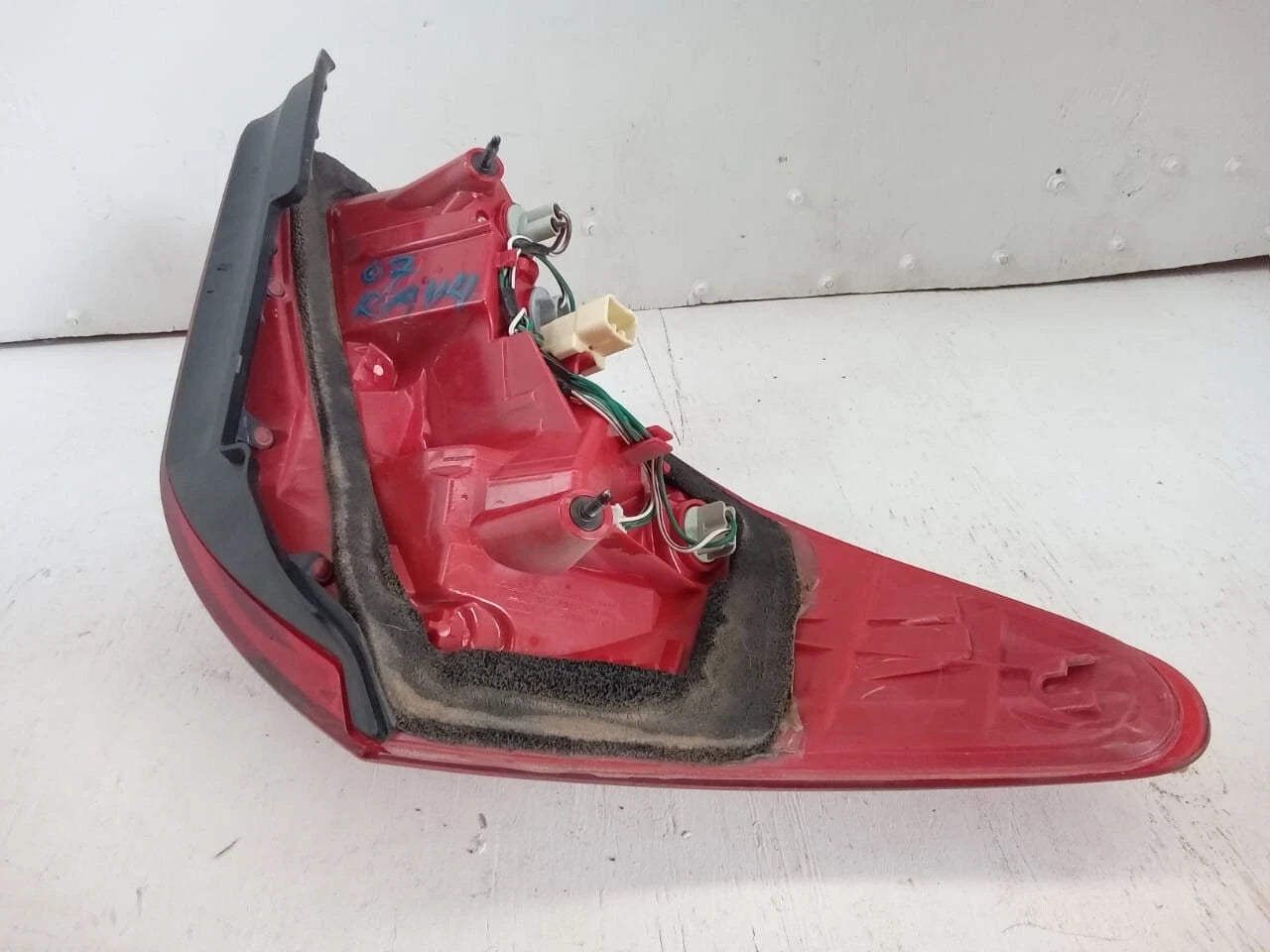 2006-2008 TOYOTA RAV4 TAIL LIGHT REAR LAMP RIGHT PASSENGER SIDE 81561-42100