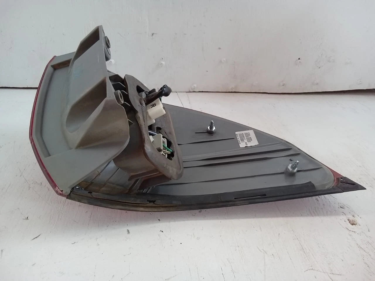 2006-2010 TOYOTA SIENNA TAIL LIGHT REAR LAMP RIGHT PASSENGER SIDE 81550AE020