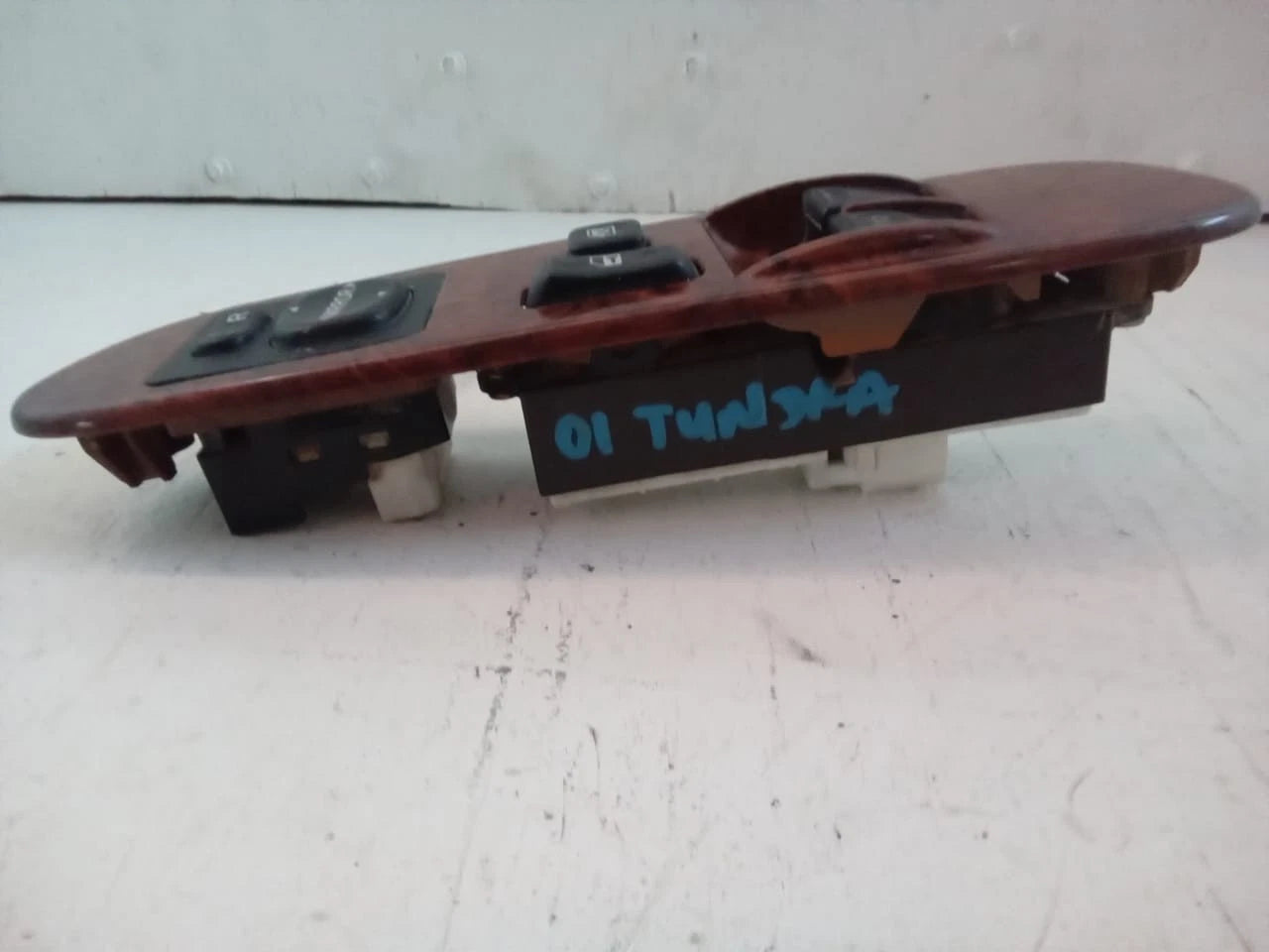 00-06 TOYOTA TUNDRA DRIVER SIDE MASTER POWER WINDOW SWITCH WOOD GRAIN 742020C020