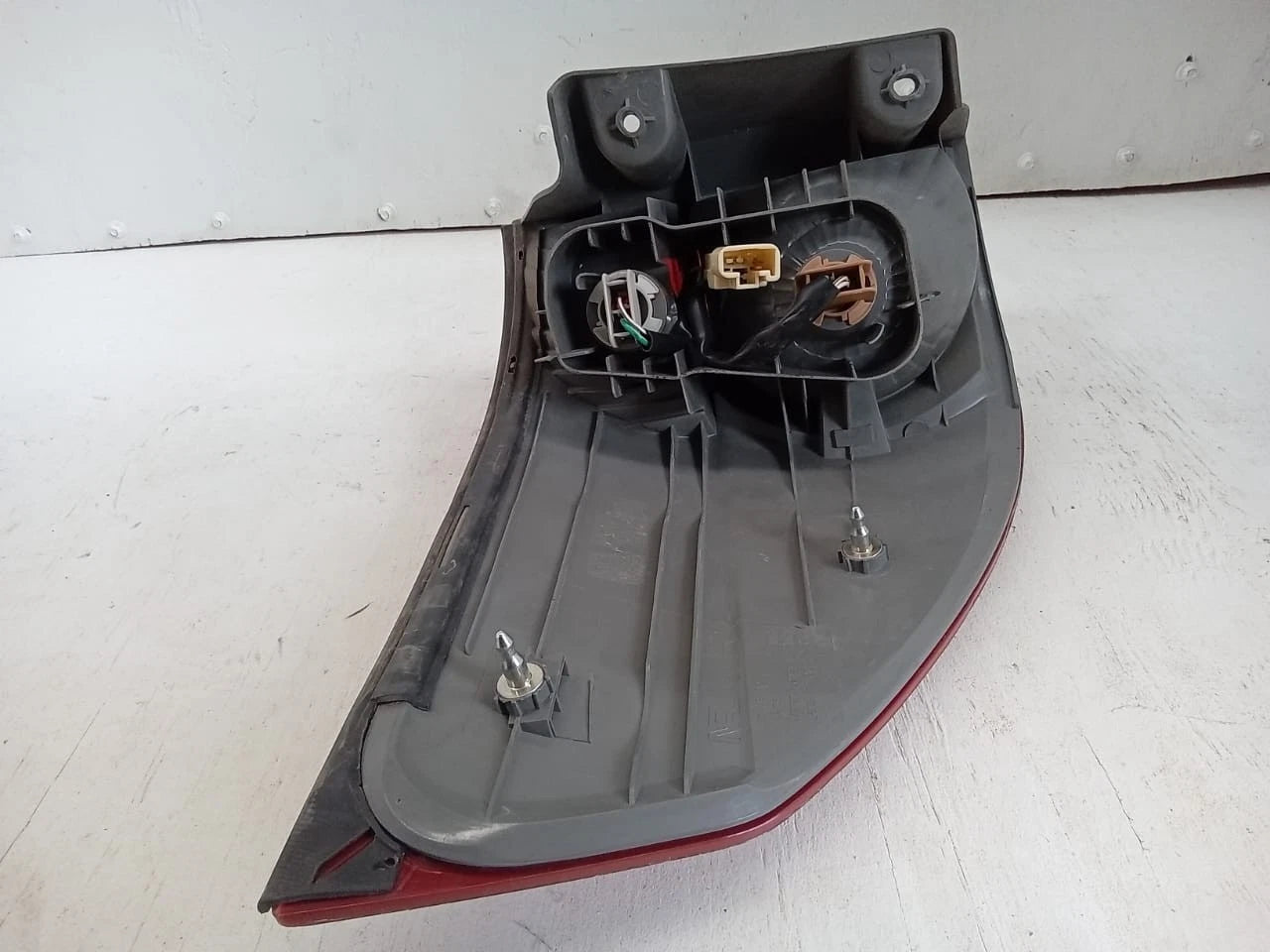 2006-2010 TOYOTA SIENNA TAIL LIGHT REAR LAMP RIGHT PASSENGER SIDE 81550AE020