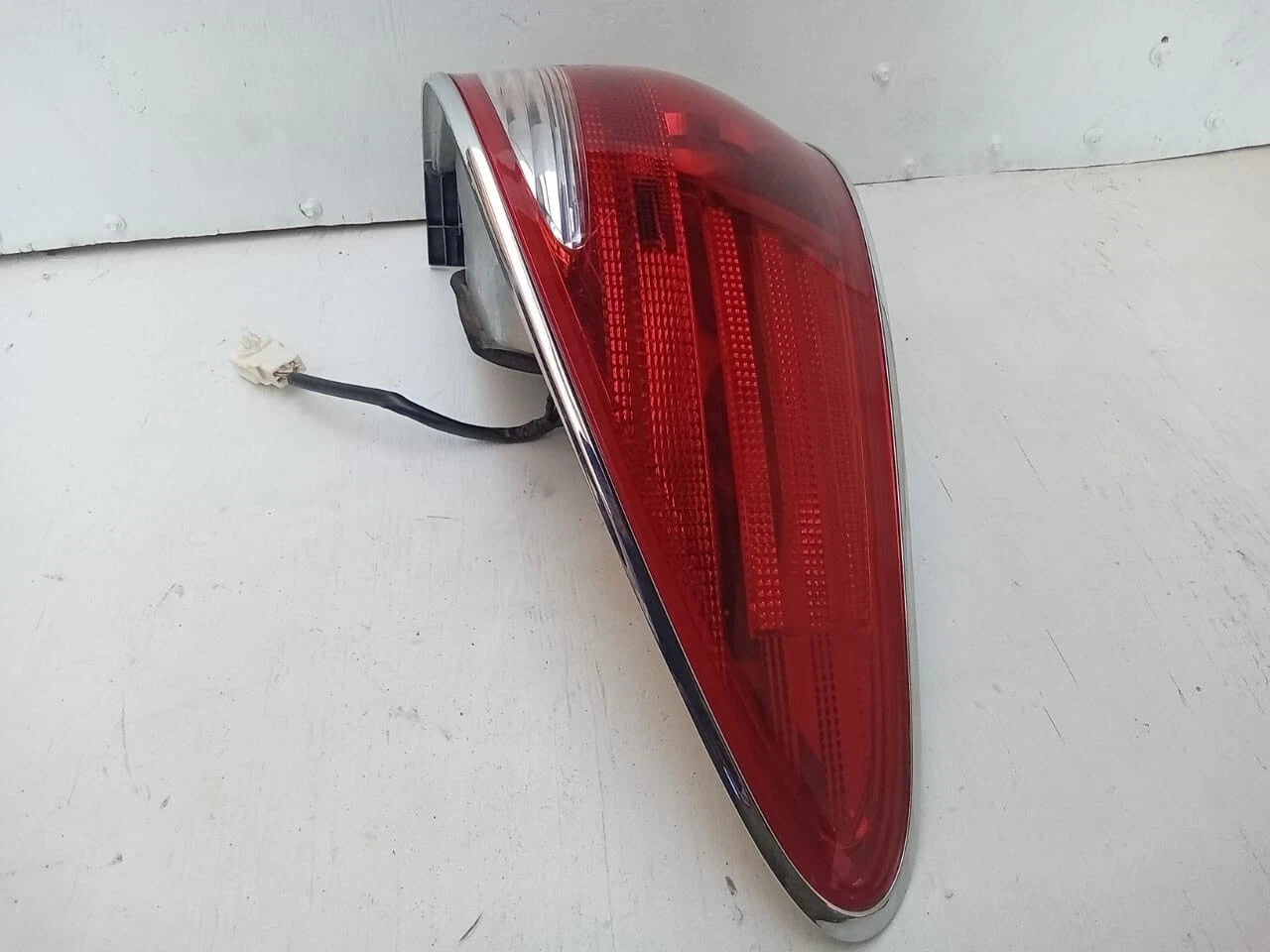 2004-2006 LEXUS ES330 ES 330 TAIL LIGHT REAR LAMP RIGHT PASSENGER SIDE 8155133430