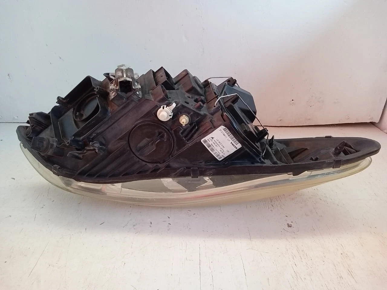 2011 - 2013 VOLVO C30 T5 HEADLIGHT HEADLAMP LEFT DRIVER SIDE - LE08F6184 31214812