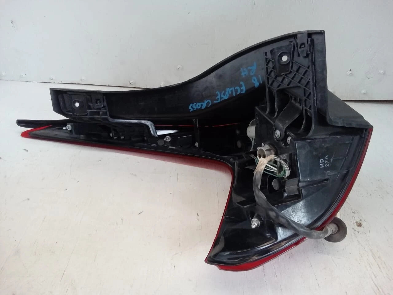 2018-2020 MITSUBISHI ECLIPSE CROSS TAIL LIGHT REAR LAMP RIGHT PASSENGER SIDE 8330B014