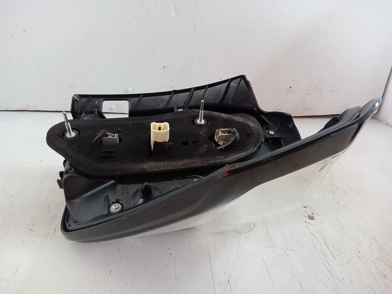 2014-2022 TOYOTA 4RUNNER REAR LAMP LEFT DRIVER SIDE - OEM 8156135392