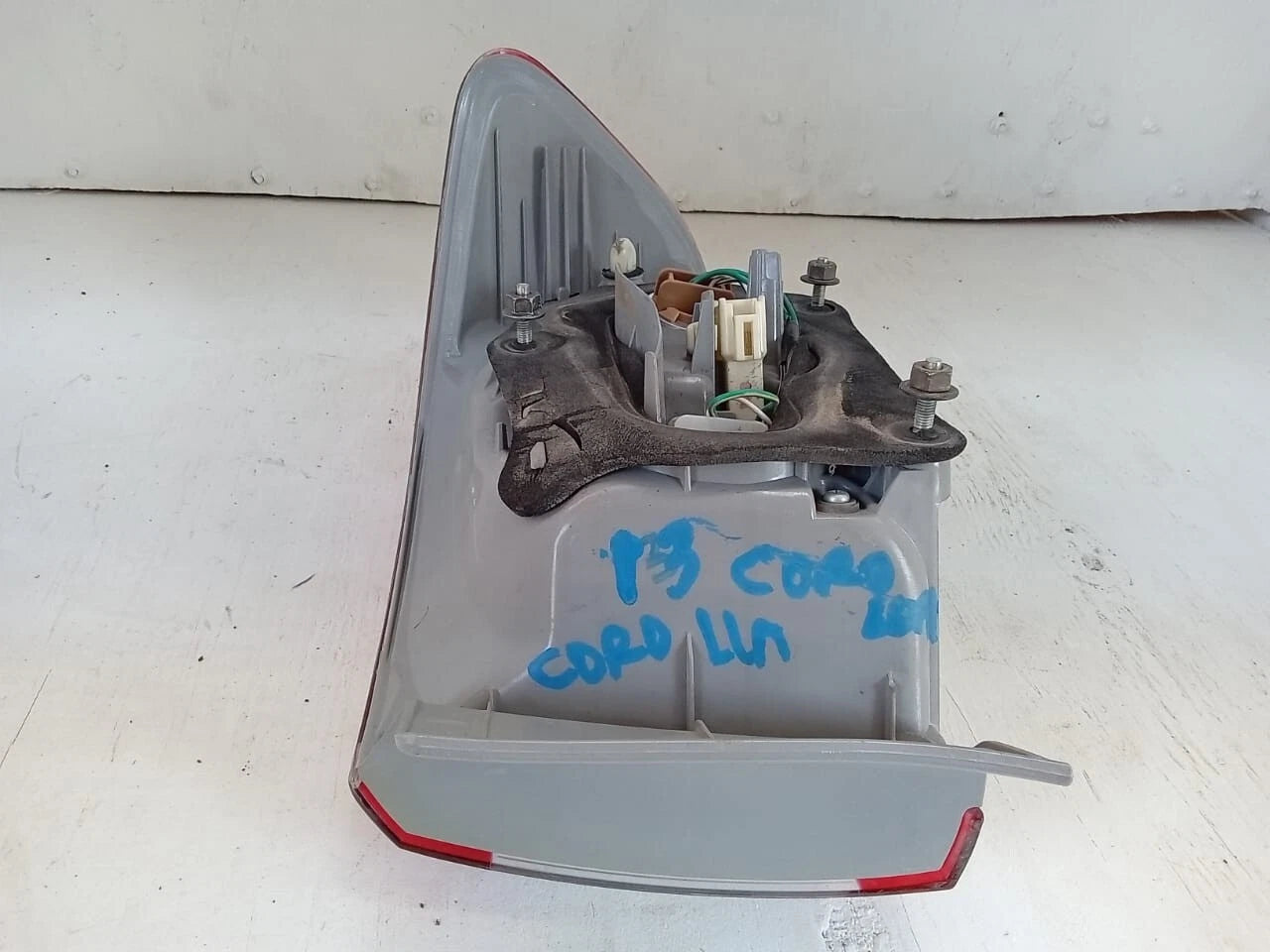 2011-2013 TOYOTA COROLLA TAIL LIGHT REAR LAMP LEFT DRIVER SIDE - SAE AIP2ST 09