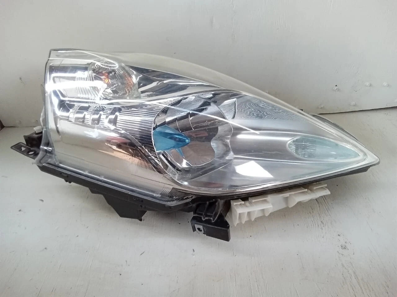 2013 - 2017 NISSAN LEAF HEADLIGHT HEADLAMP RIGHT PASSENGER SIDE - 260103NF0A