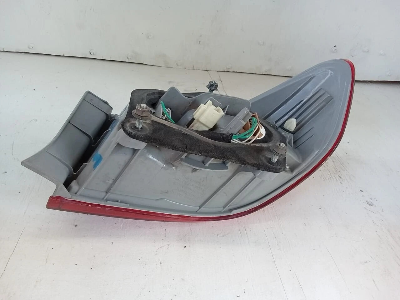 2011-2013 TOYOTA COROLLA TAIL LIGHT REAR LAMP LEFT DRIVER SIDE - SAE AIP2ST 09