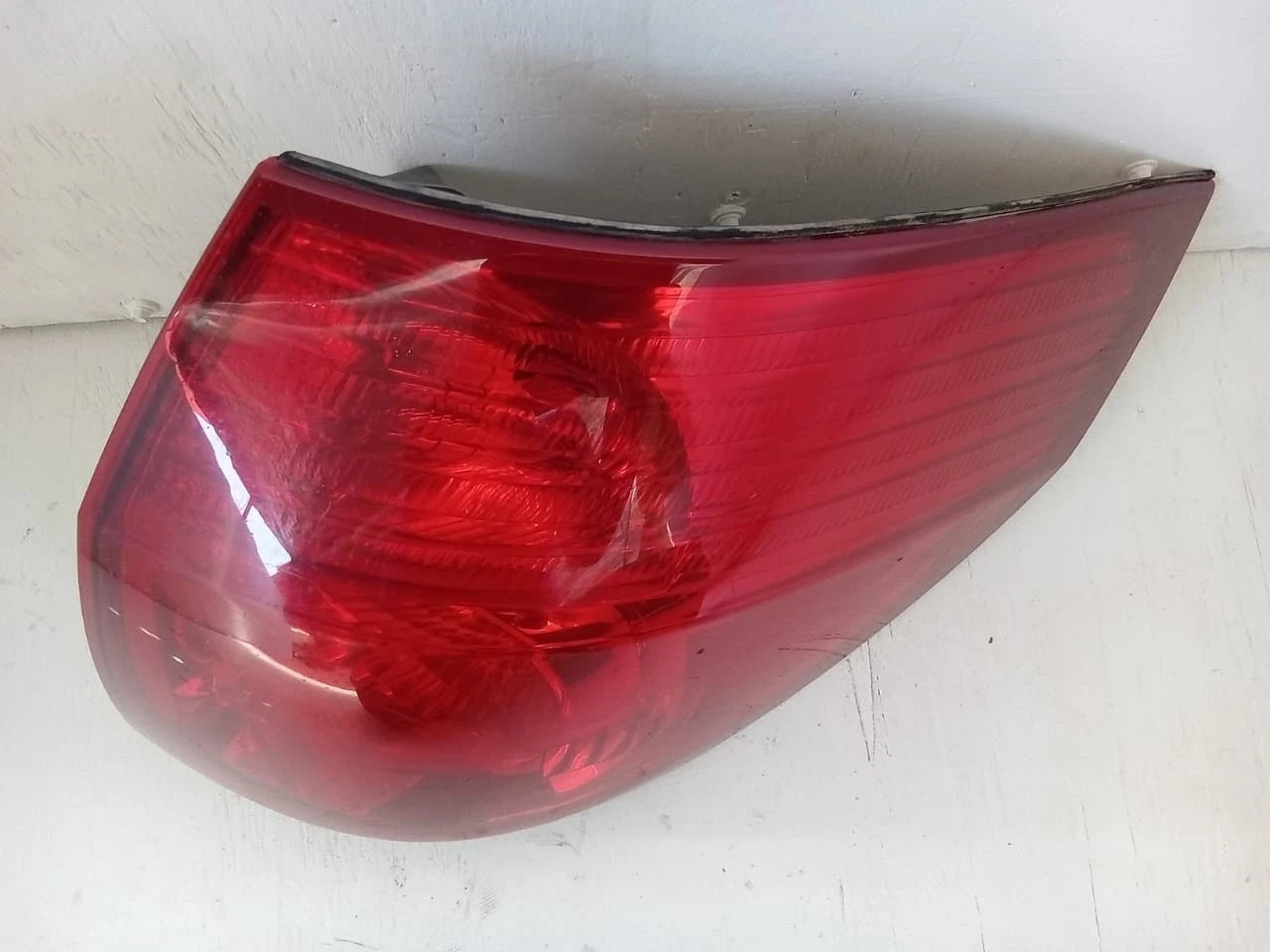 2006-2010 TOYOTA SIENNA TAIL LIGHT REAR LAMP RIGHT PASSENGER SIDE 81550AE020