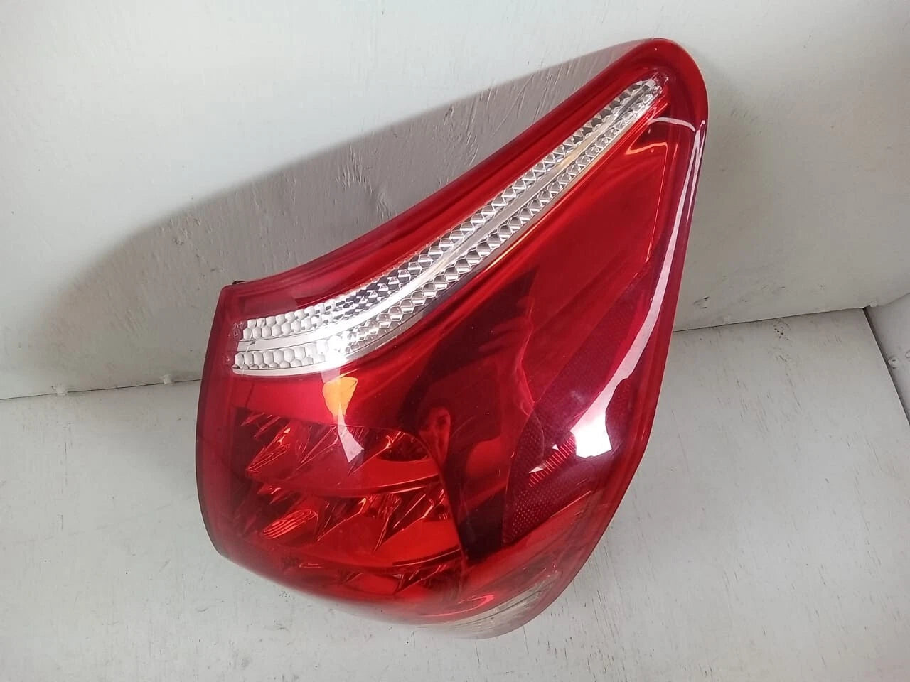 2006-2008 TOYOTA RAV4 TAIL LIGHT REAR LAMP RIGHT PASSENGER SIDE 81561-42100