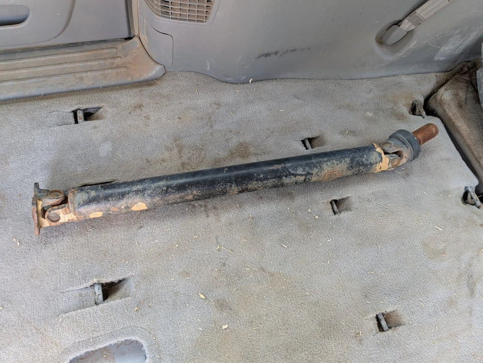 2004-2010 TOYOTA SIENNA 4WD AWD FRONT DRIVE SHAFT ASSEMBLY. GOOD CONDITION!