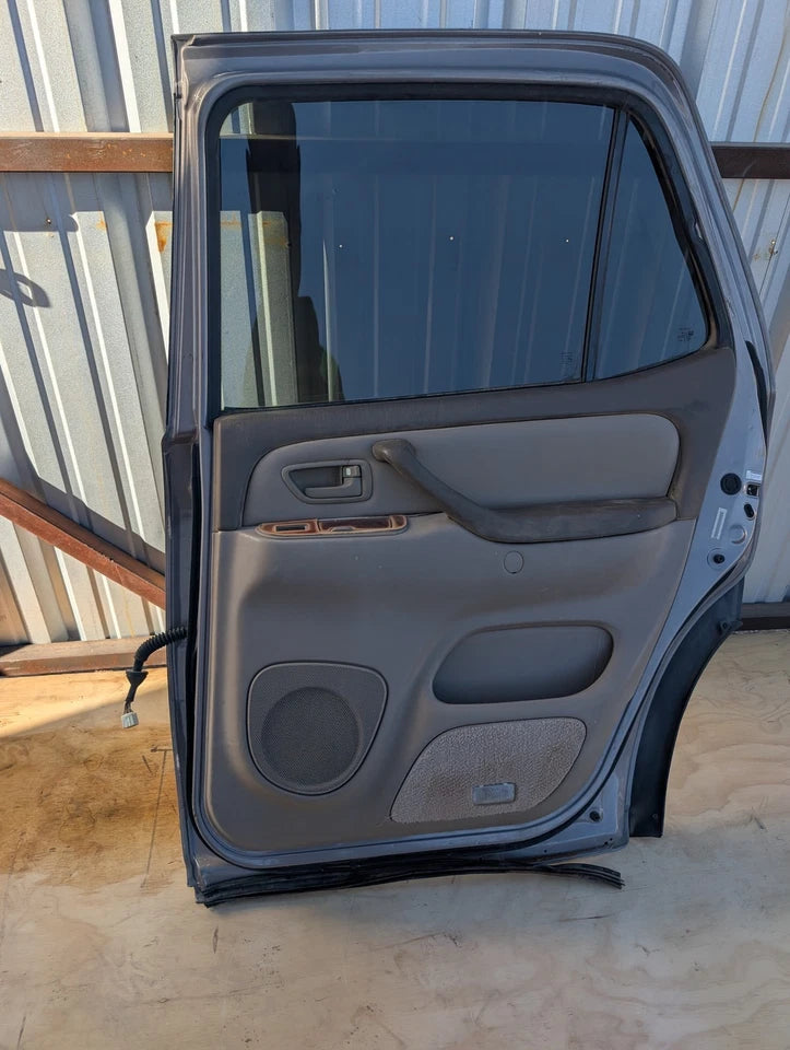 2001-2007 TOYOTA SEQUOIA RIGHT REAR DOOR ASSY SILVER COLOR - OEM