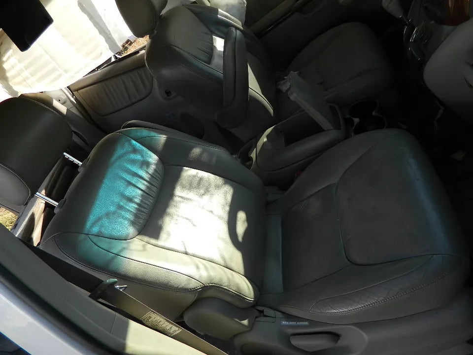 TOYOTA SIENNA FRONT RIGHT PASSENGER MANUAL SEAT - LEATHER