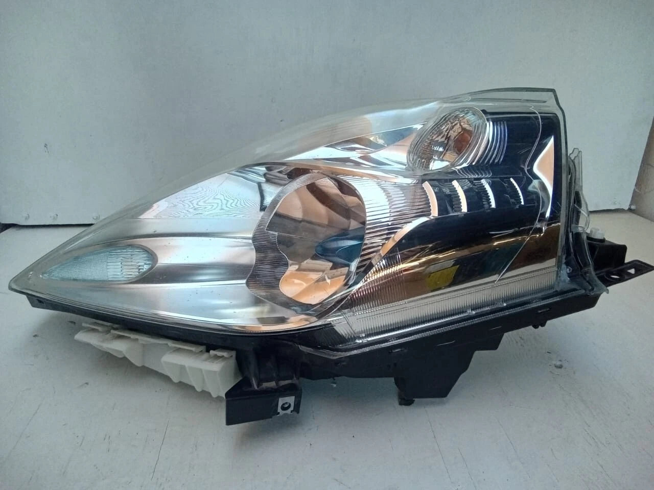 2013 - 2017 NISSAN LEAF HEADLIGHT HEADLAMP LEFT DRIVER SIDE - 260603NF0A