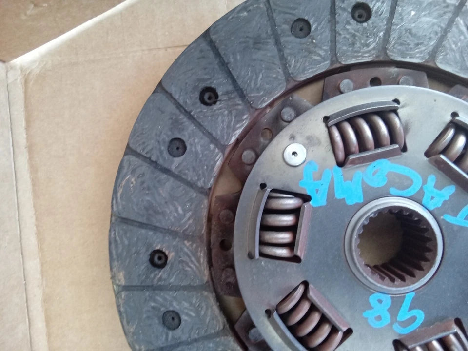 1995-2004 TOYOTA TACOMA CLUTCH PRESSURE PLATE AND DISC - OEM
