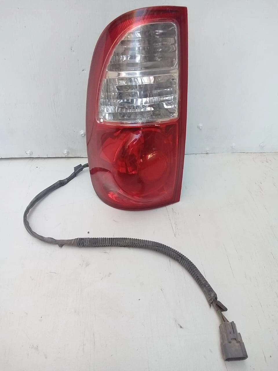 2005-2006 TOYOTA TUNDRA TAIL LIGHT REAR LAMP LEFT DRIVER SIDE ACCESS CAB TY809B000R