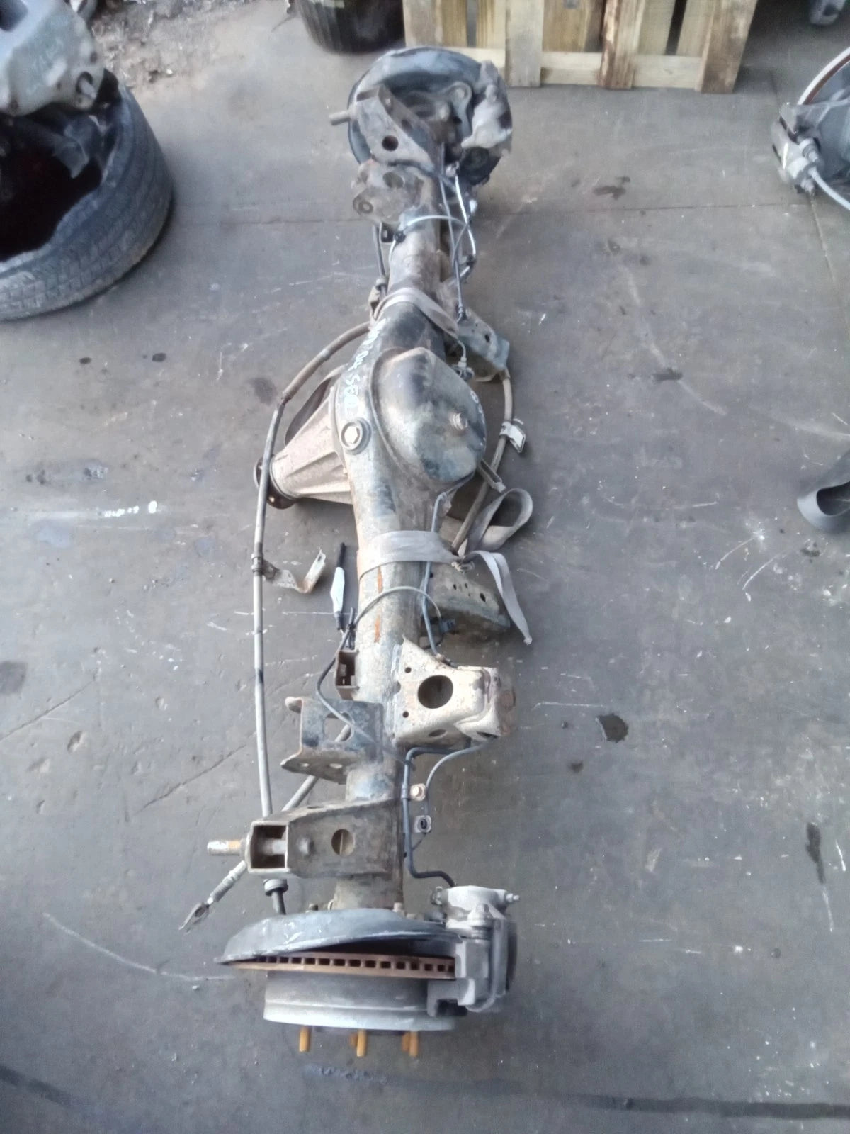 01 02 03 04 TOYOTA SEQUOIA REAR END DIFFERENTIAL AXLE CARRIER A/TM A01A 4WD 4X4