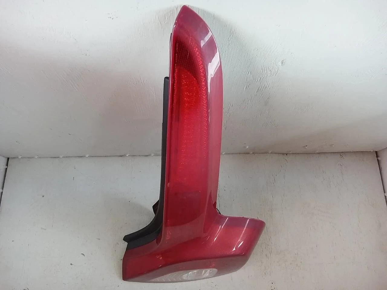 2007-2013 VOLVO C30 T5 right rear tail light assembly with red lens and black housing