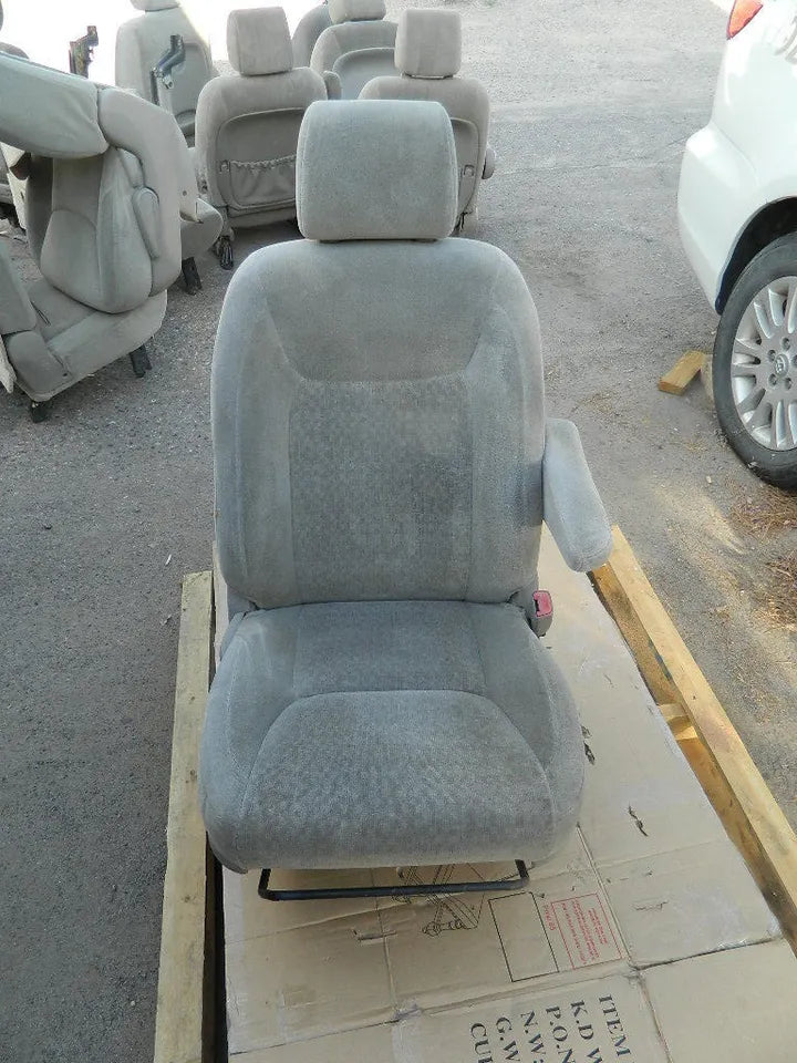 TOYOTA SIENNA FRONT RIGHT PASSENGER SEAT-FABRIC