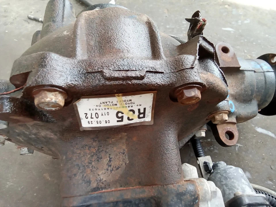 2000-2006 TOYOTA TUNDRA V8 4.7L 4WD FRONT DIFFERENTIAL CARRIER - OEM